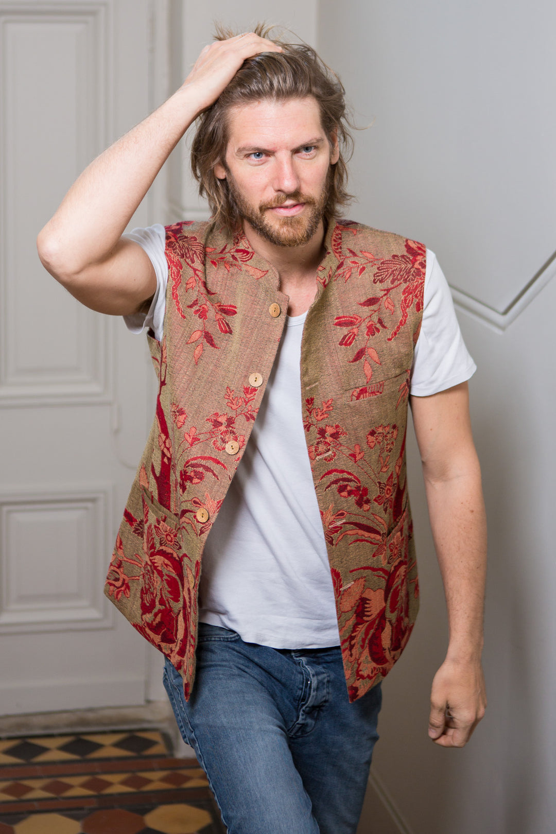 Cashmere waistcoat for men in brown and red. Wedding outfit for a groom. 