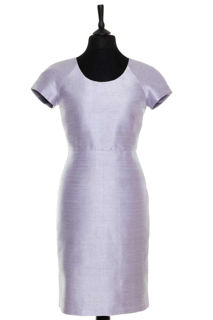 Silk short sleeve dress in lilac for weddings. Elegant mother of the bride dress in lilac. 