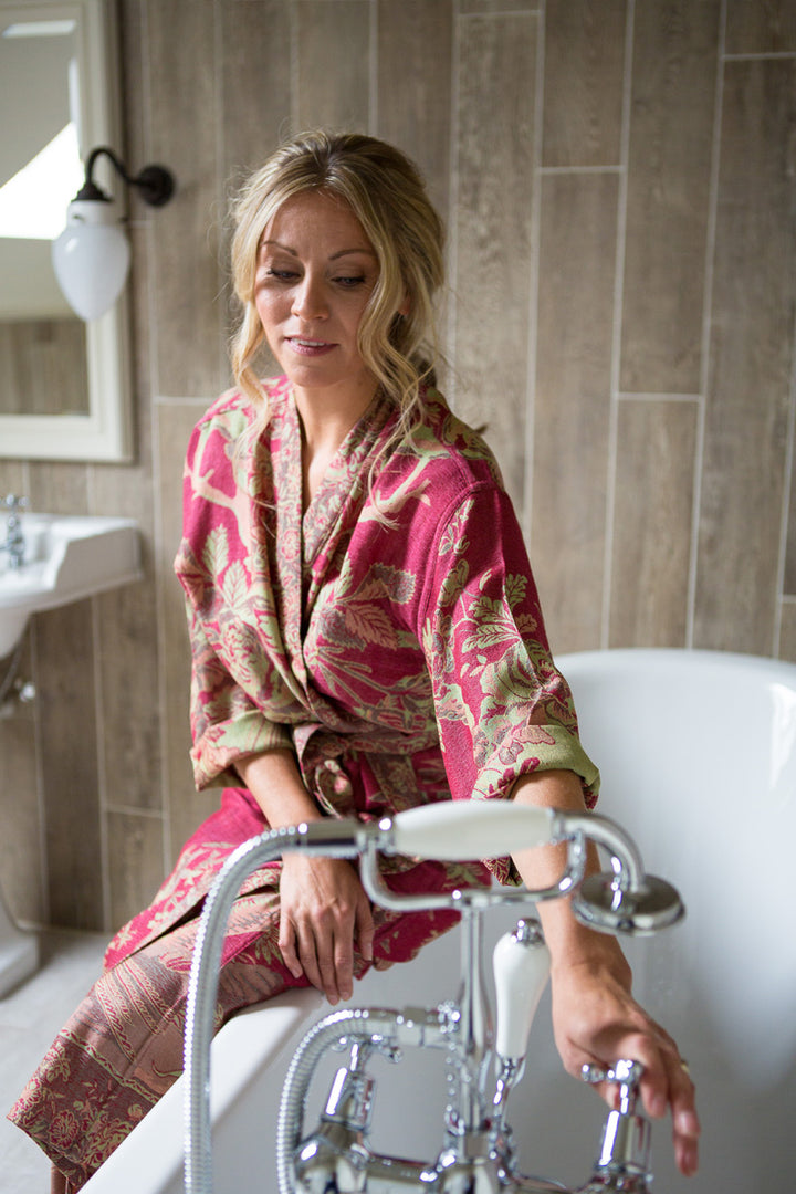 Floral women's bathrobe. Long belted dressing gown in red. 