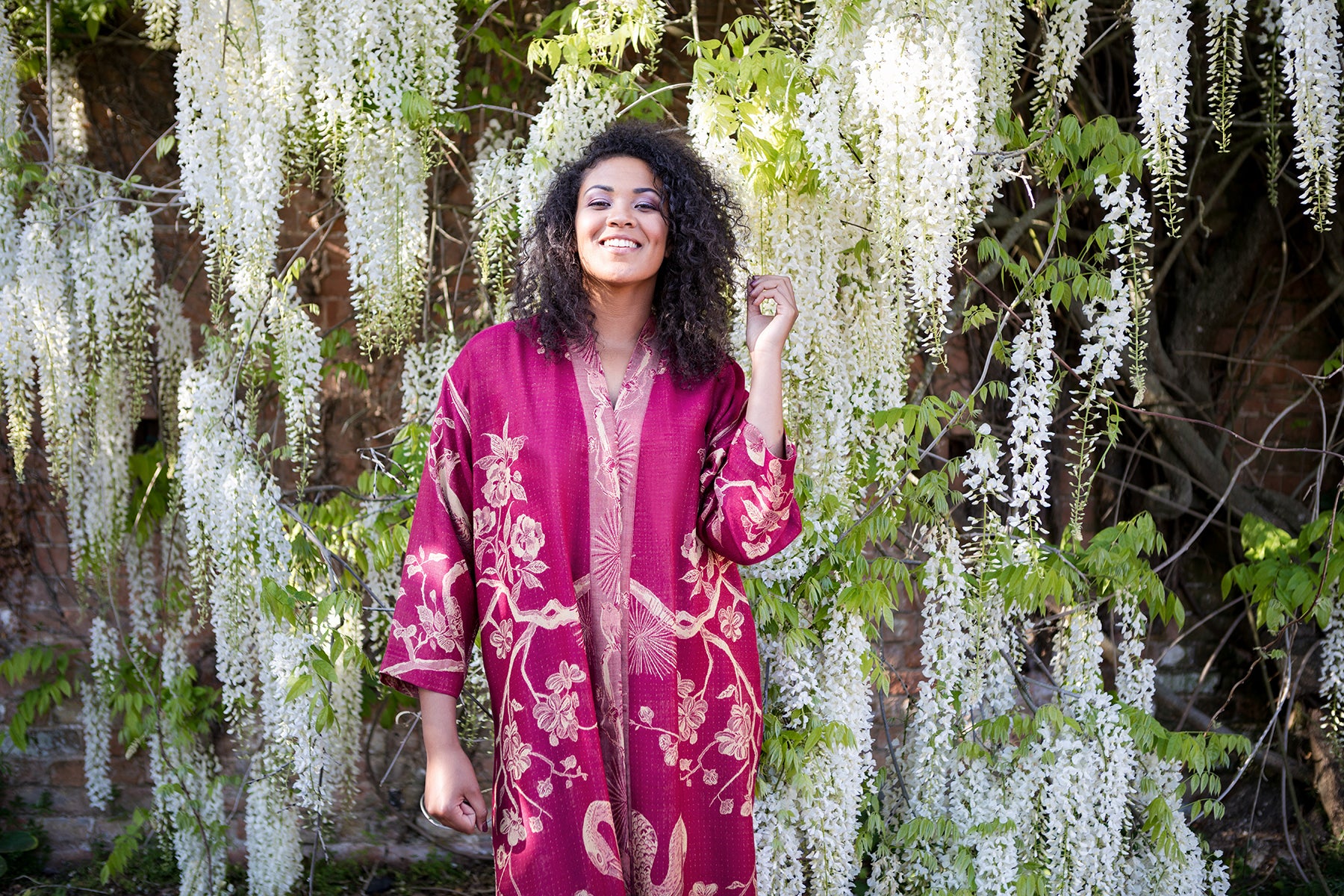 Plus size women's dressing gown in red. This bath robe is made from cashmere and silk. Shibumi dressing gown with tree of life pattern. 