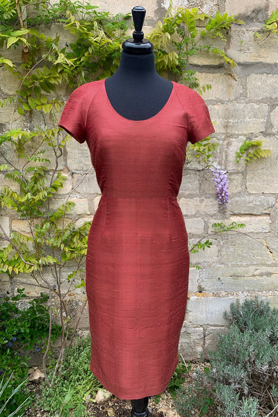 ladies-burnt-brick-red-scoop-neck-raw-silk-tailored-shift-dress-sample-sale-wedding-guest-dress