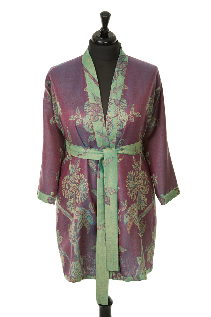 Kimono jacket with a belt. Cool festival outfit. 